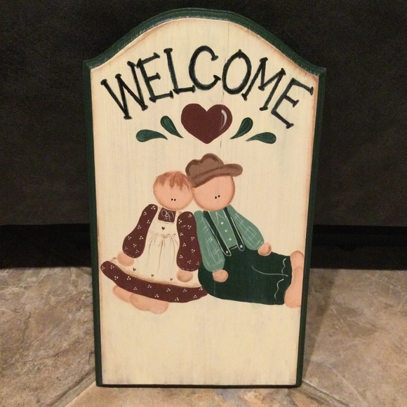 Handcrafted Welcome Amish Boy & Girl Wall Decor Plaque - Picture 1 of 5
